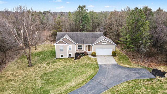 1682 House Street Ne, Plainfield Twp, MI 49306