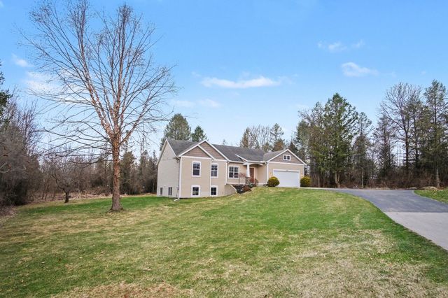 1682 House Street Ne, Plainfield Twp, MI 49306