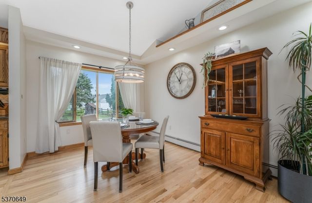 220 S 6Th St, Lopatcong Twp., NJ 08865