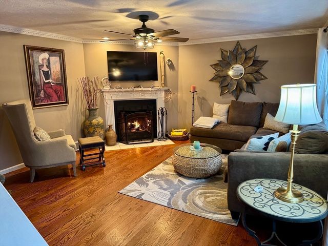 155 Heritage Dr 155, Tewksbury, MA 01876