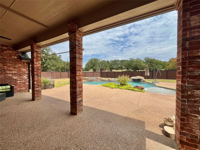 245 Spring Creek Court, Paradise, TX 76073