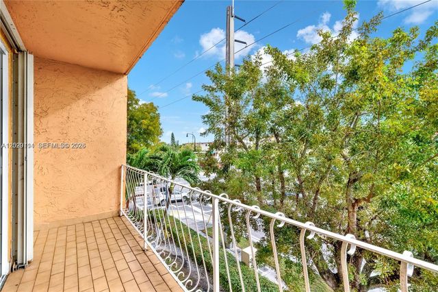 6200 W Flagler St 301, Miami, FL 33144