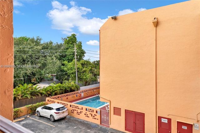 6200 W Flagler St 301, Miami, FL 33144