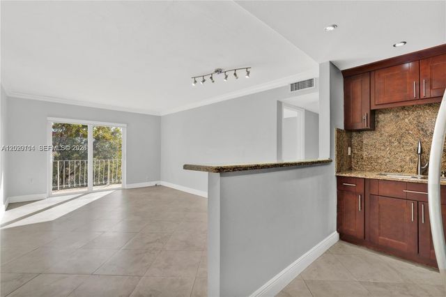 6200 W Flagler St 301, Miami, FL 33144