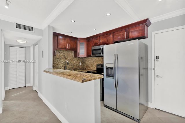 6200 W Flagler St 301, Miami, FL 33144