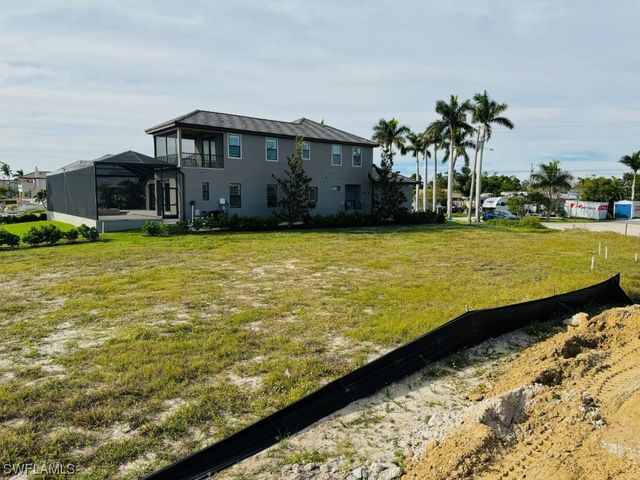 602 Coral DR, Cape Coral, FL 33904