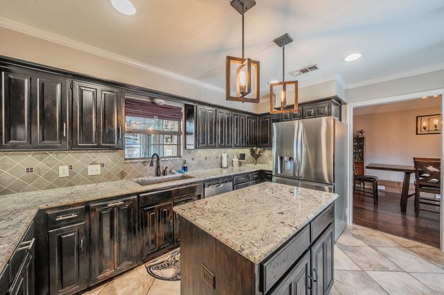 5004 Lake View Circle, North Richland Hills, TX 76180