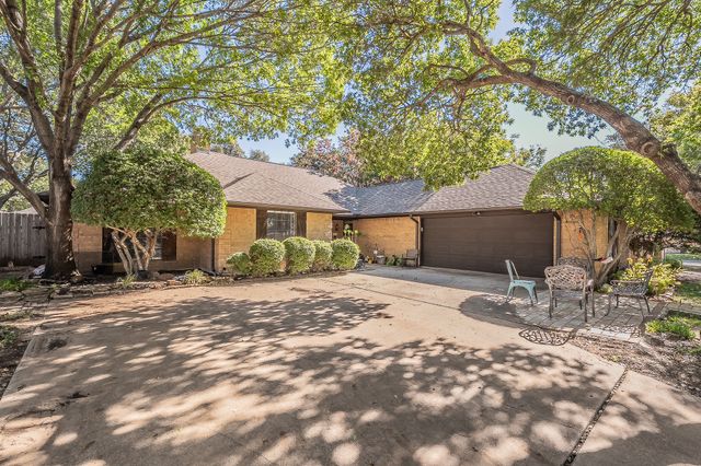 5004 Lake View Circle, North Richland Hills, TX 76180