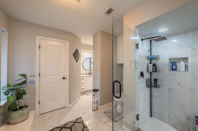 5004 Lake View Circle, North Richland Hills, TX 76180