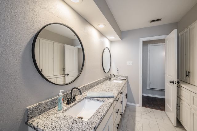 5004 Lake View Circle, North Richland Hills, TX 76180