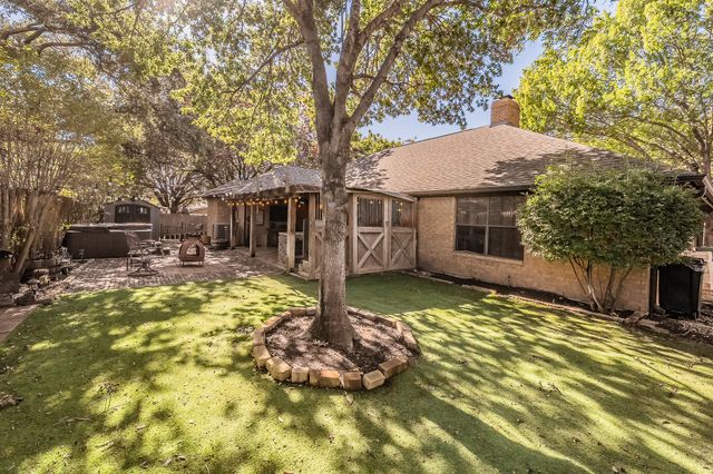 5004 Lake View Circle, North Richland Hills, TX 76180