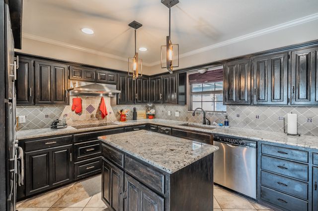 5004 Lake View Circle, North Richland Hills, TX 76180