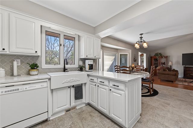 17 Stoneykirk Drive, Bella Vista, AR 72715