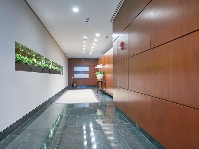 1 Charles St S 807, Boston, MA 02116