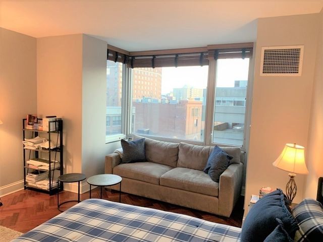 1 Charles St S 807, Boston, MA 02116