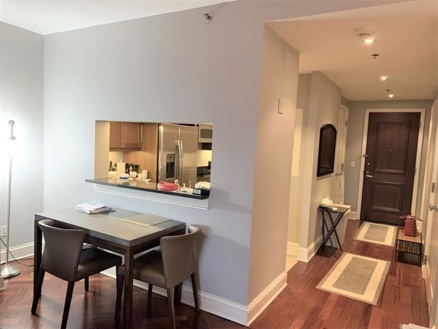 1 Charles St S 807, Boston, MA 02116