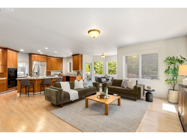 3319 Nw SPENCER St, Portland, OR 97229