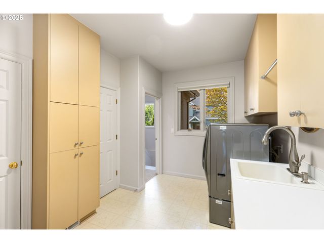 3319 Nw SPENCER St, Portland, OR 97229