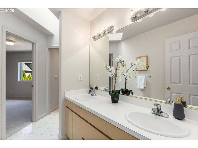 3319 Nw SPENCER St, Portland, OR 97229