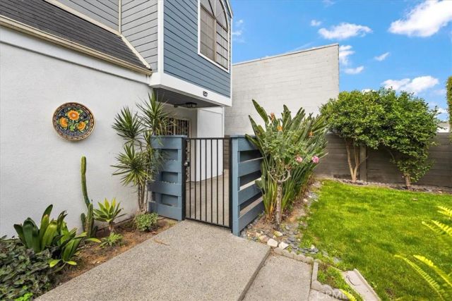 5921 Templeton Street G, Huntington Park, CA 90255