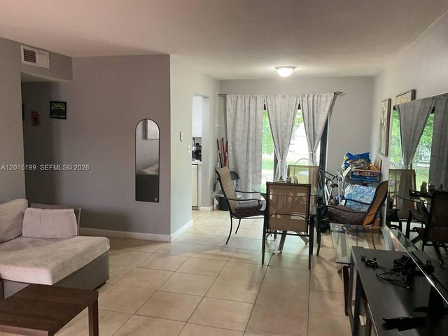 3090 Coral Springs Dr 4, Coral Springs, FL 33065