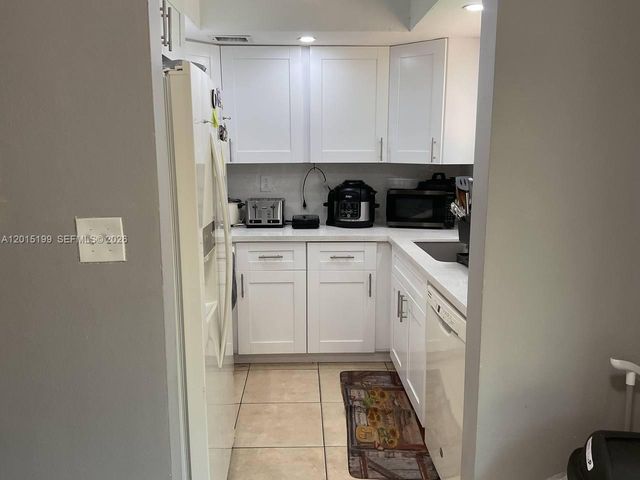 3090 Coral Springs Dr 4, Coral Springs, FL 33065