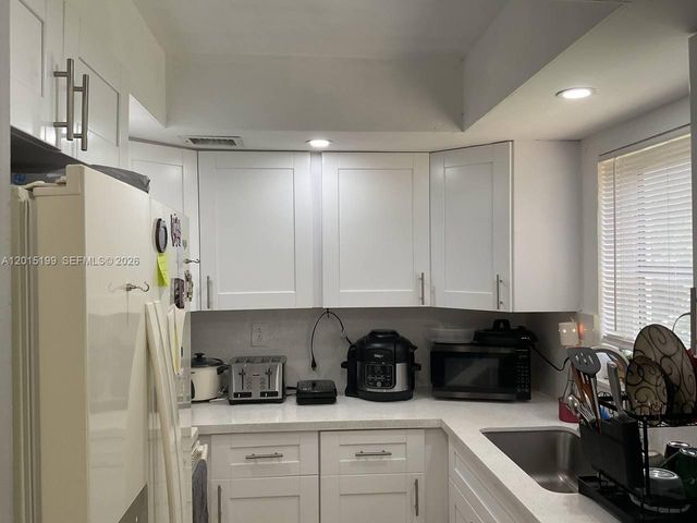 3090 Coral Springs Dr 4, Coral Springs, FL 33065