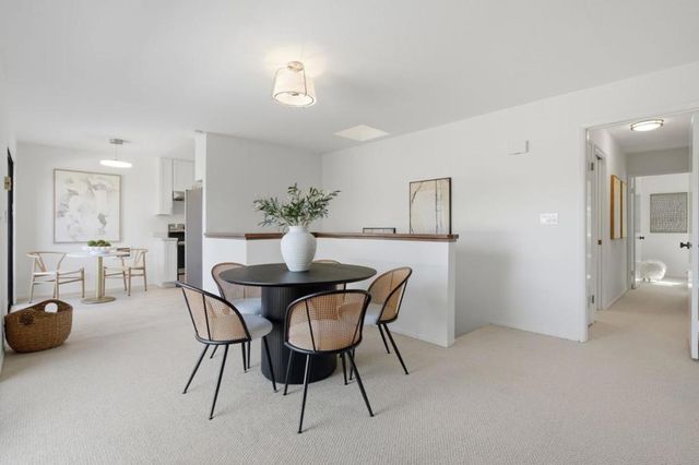 570 Vista Avenue, Palo Alto, CA 94306