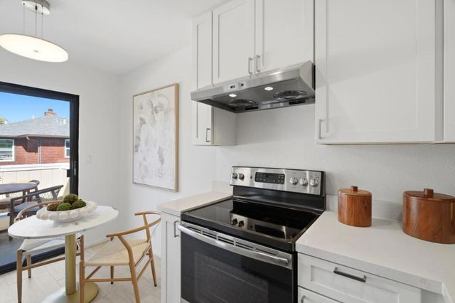 570 Vista Avenue, Palo Alto, CA 94306