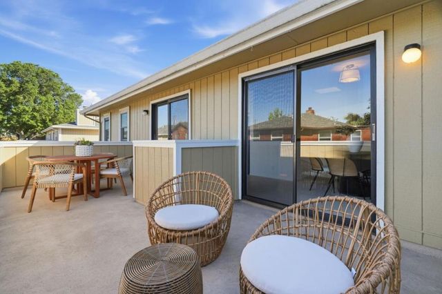 570 Vista Avenue, Palo Alto, CA 94306