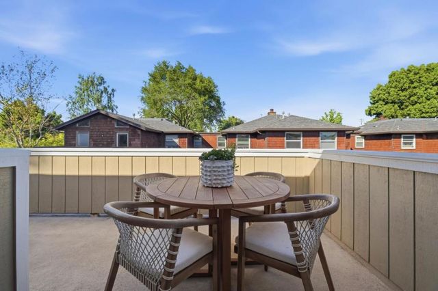 570 Vista Avenue, Palo Alto, CA 94306