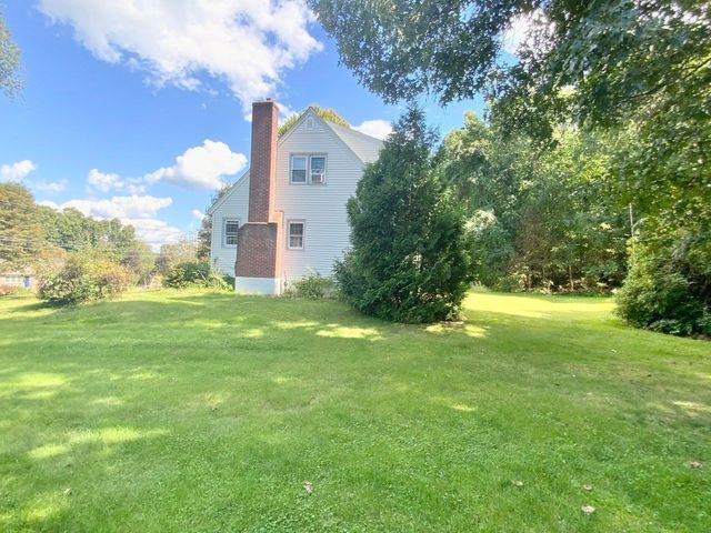 143 Highland St, Lunenburg, MA 01462
