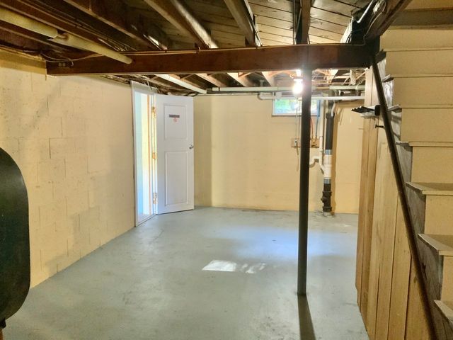 143 Highland St, Lunenburg, MA 01462
