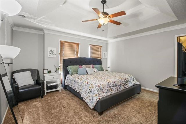 904 Paw Paw Lane, Liberty, MO 64068