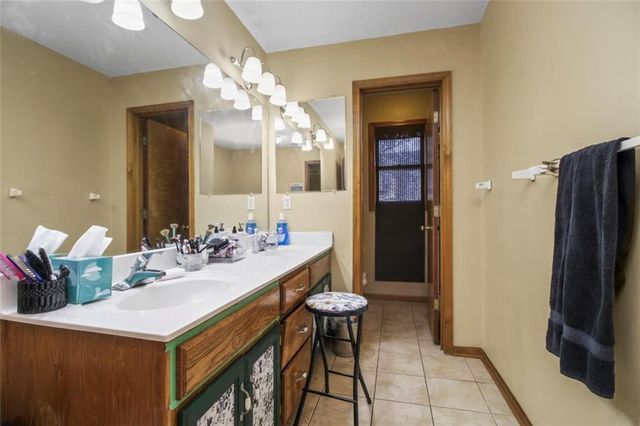 904 Paw Paw Lane, Liberty, MO 64068