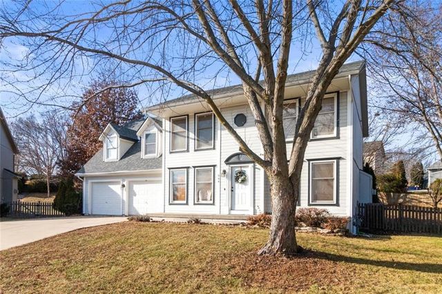 904 Paw Paw Lane, Liberty, MO 64068