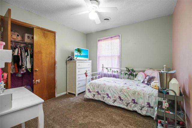 904 Paw Paw Lane, Liberty, MO 64068