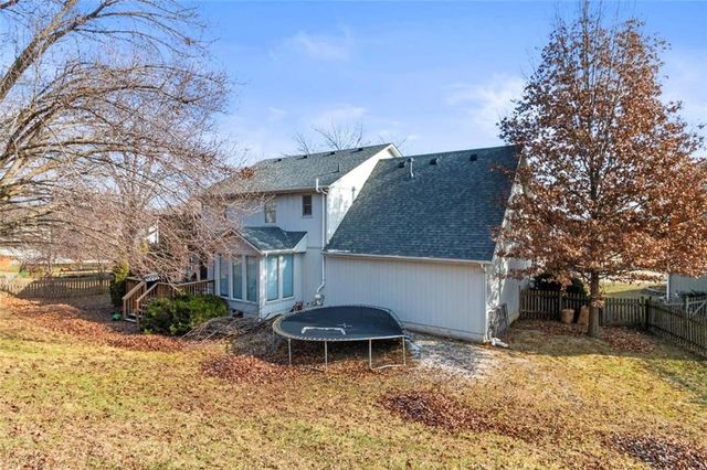 904 Paw Paw Lane, Liberty, MO 64068