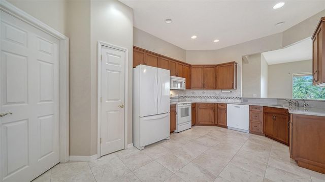 5939 SANDSTONE AVENUE, Sarasota, FL 34243