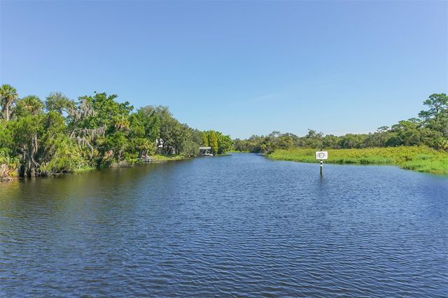 5939 SANDSTONE AVENUE, Sarasota, FL 34243