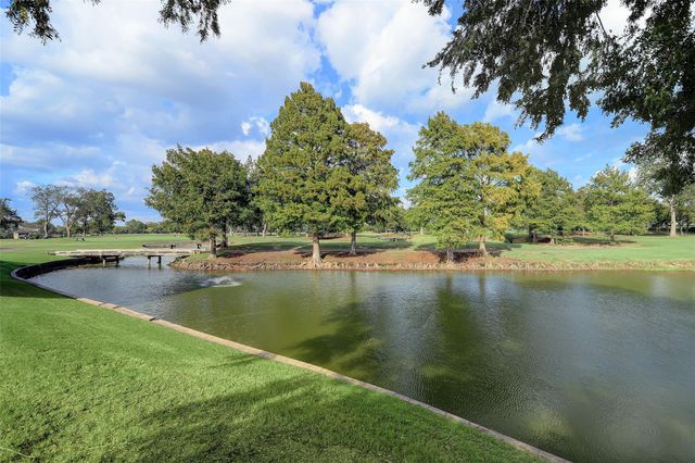 93 Greensward Lane, Sugar Land, TX 77479