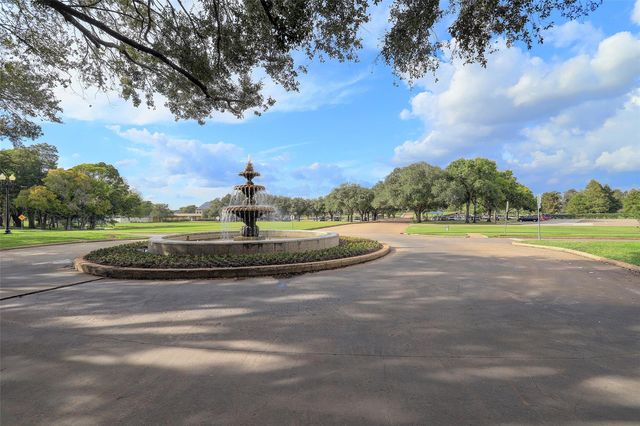93 Greensward Lane, Sugar Land, TX 77479
