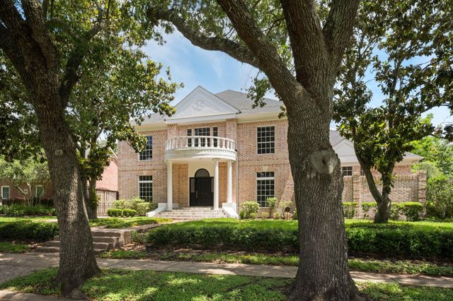 93 Greensward Lane, Sugar Land, TX 77479