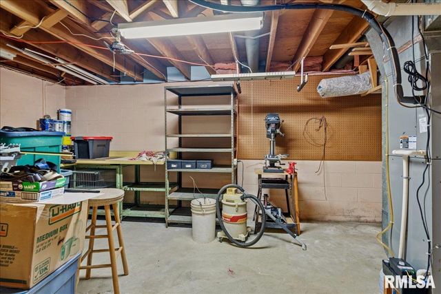45 Lambert Lane, Springfield, IL 62704