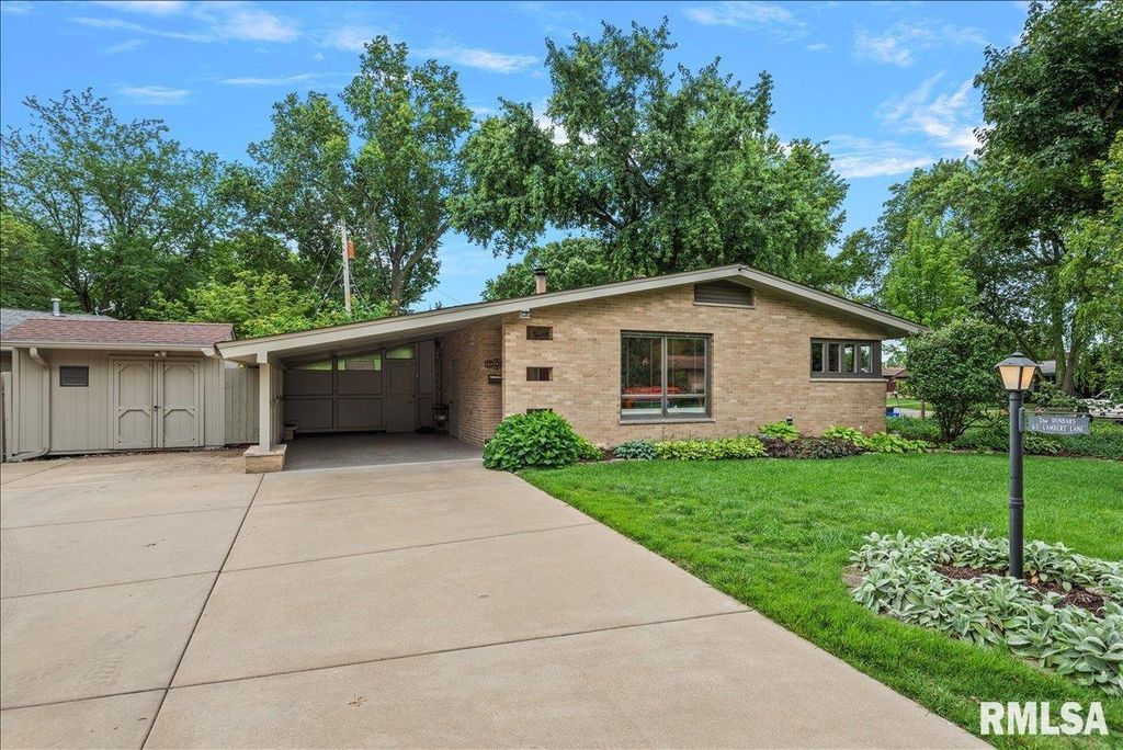 45 Lambert Lane, Springfield, IL 62704