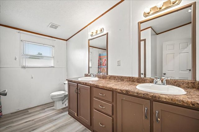 204 E Fayette Street, Ellinger, TX 78938