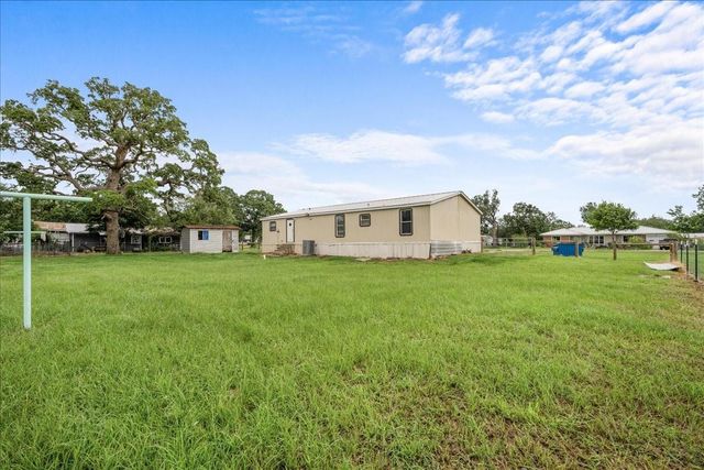 204 E Fayette Street, Ellinger, TX 78938