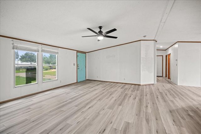 204 E Fayette Street, Ellinger, TX 78938