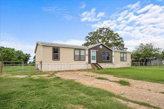 204 E Fayette Street, Ellinger, TX 78938