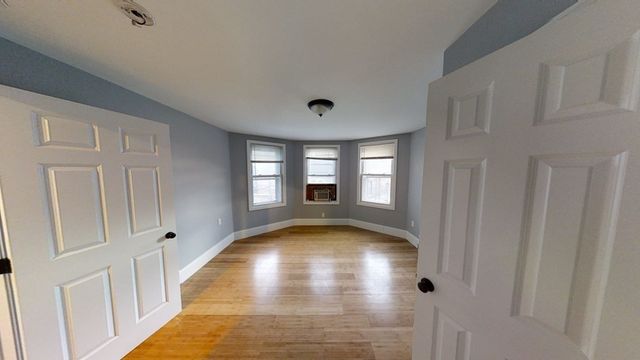722 Saratoga St 3, Boston, MA 02128